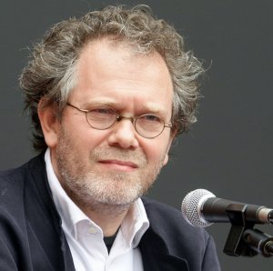 BRAS OUVERTS, JUSQUE DANS LE FEU (DÉSIR D’AIMER)